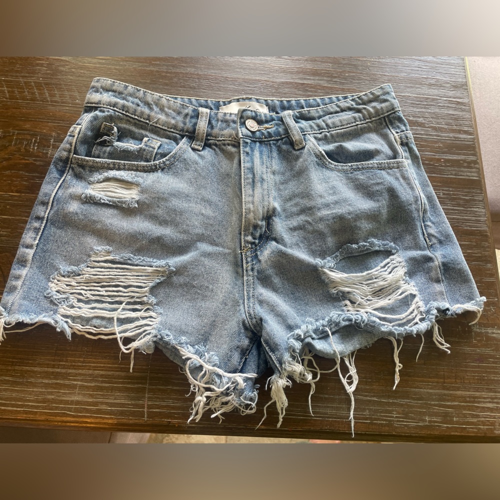 Kancan womans shorts size medium ( 26-27 waist)